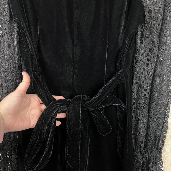 The Vampire's Wife x H&M Neo-Gothic black velvet mini dress lace balloon sleeves - Picture 7 of 10
